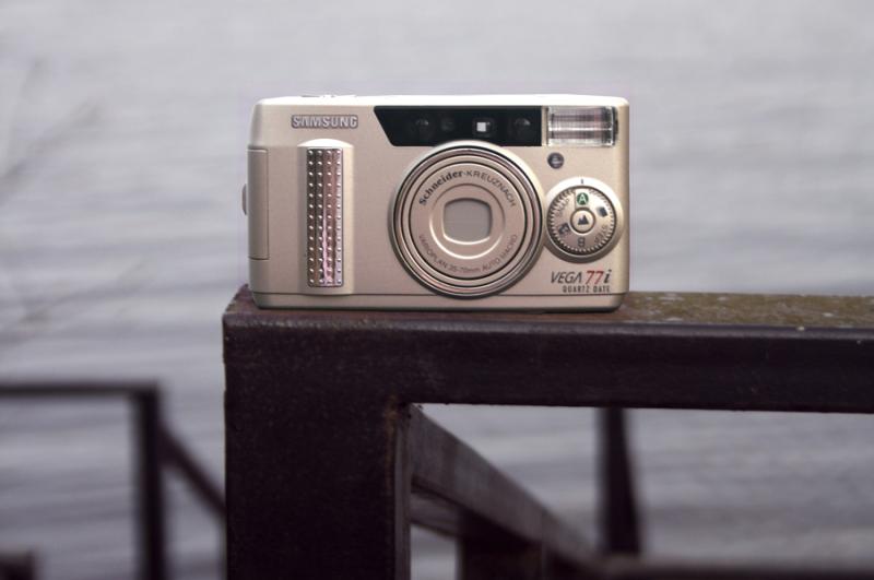 Пленочная камера Samsung Vega 77i 