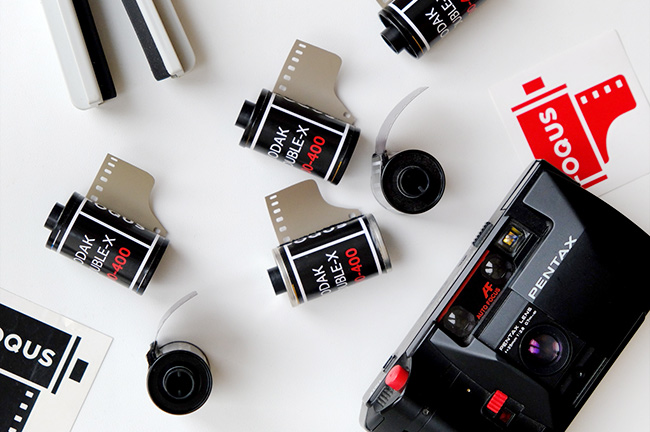 Купить чёрно-белую киноплёнку Kodak Double-X можно у нас.