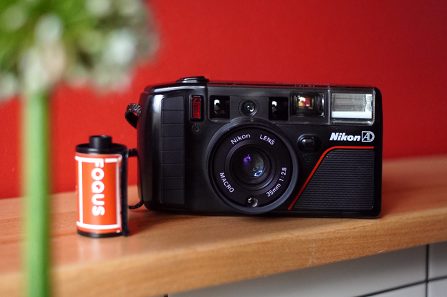 Пленочный фотоаппарат Nikon L35AD3 для пленки 35мм