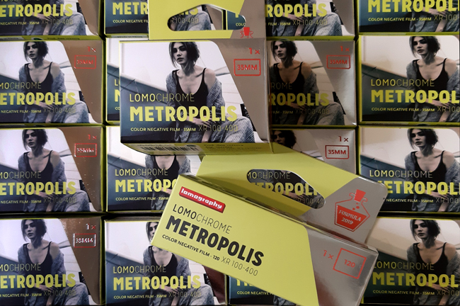 Фотопленку LomoChrome Metropolis уже можно купить у нас!
