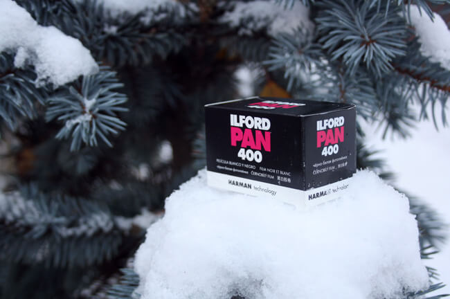 Если нужна чб пленка, то можно купить Ilford Pan 400